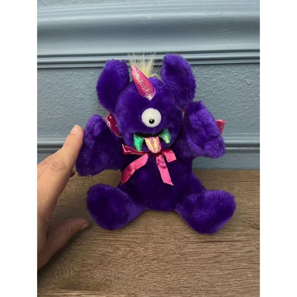 New Orleans Plush Purple One Eyed Monster Iridescent‎ Horn Cape Halloween Toy